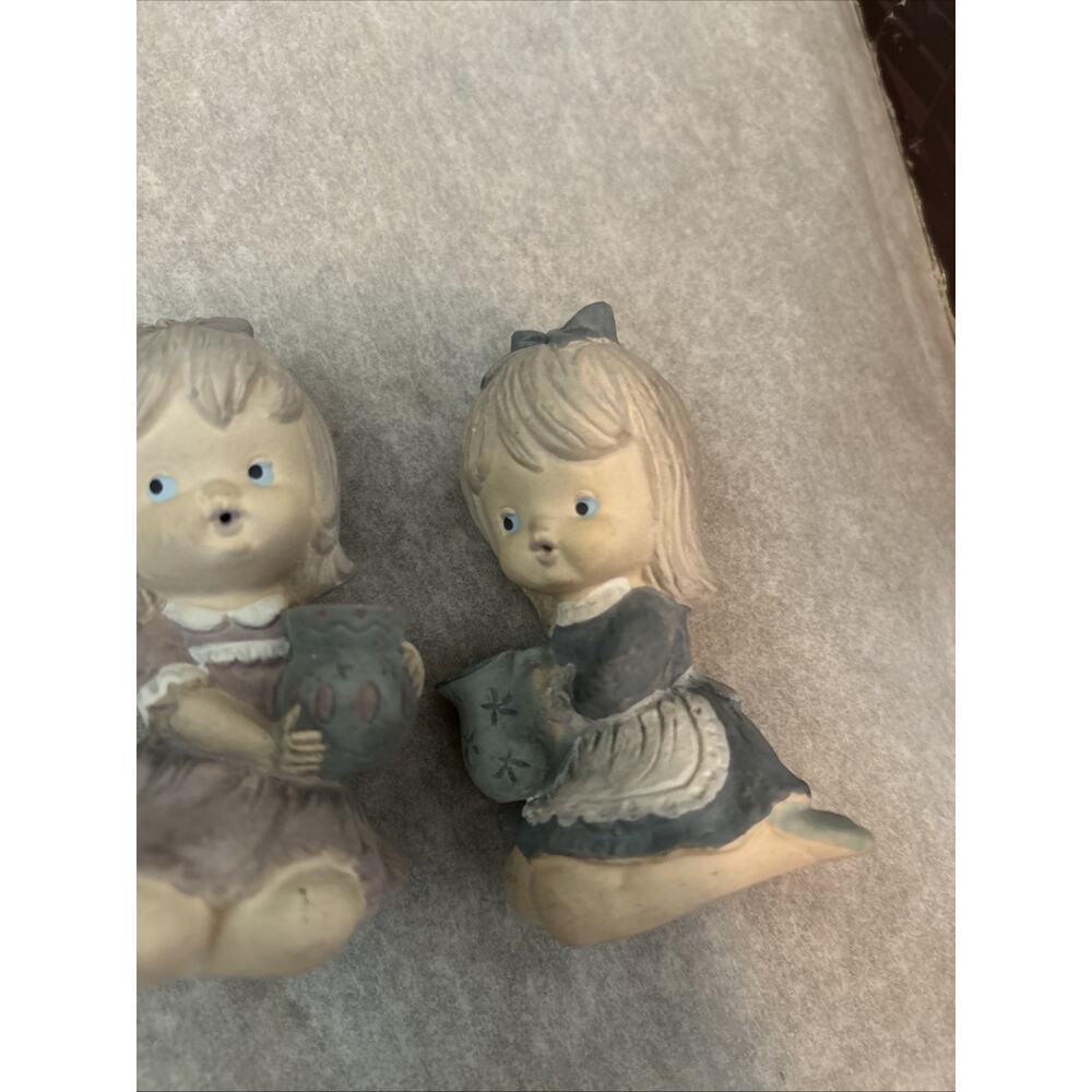2 VINTAGE GIRL FIGURINES JAPAN Sitting Water Pitcher Hand Painted Ceramic - Picture 5 of 8